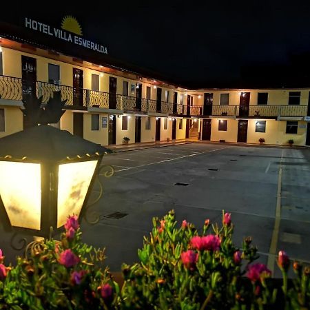 Hotel Y Restaurante Villa Esmeralda Реталулеу Екстер'єр фото
