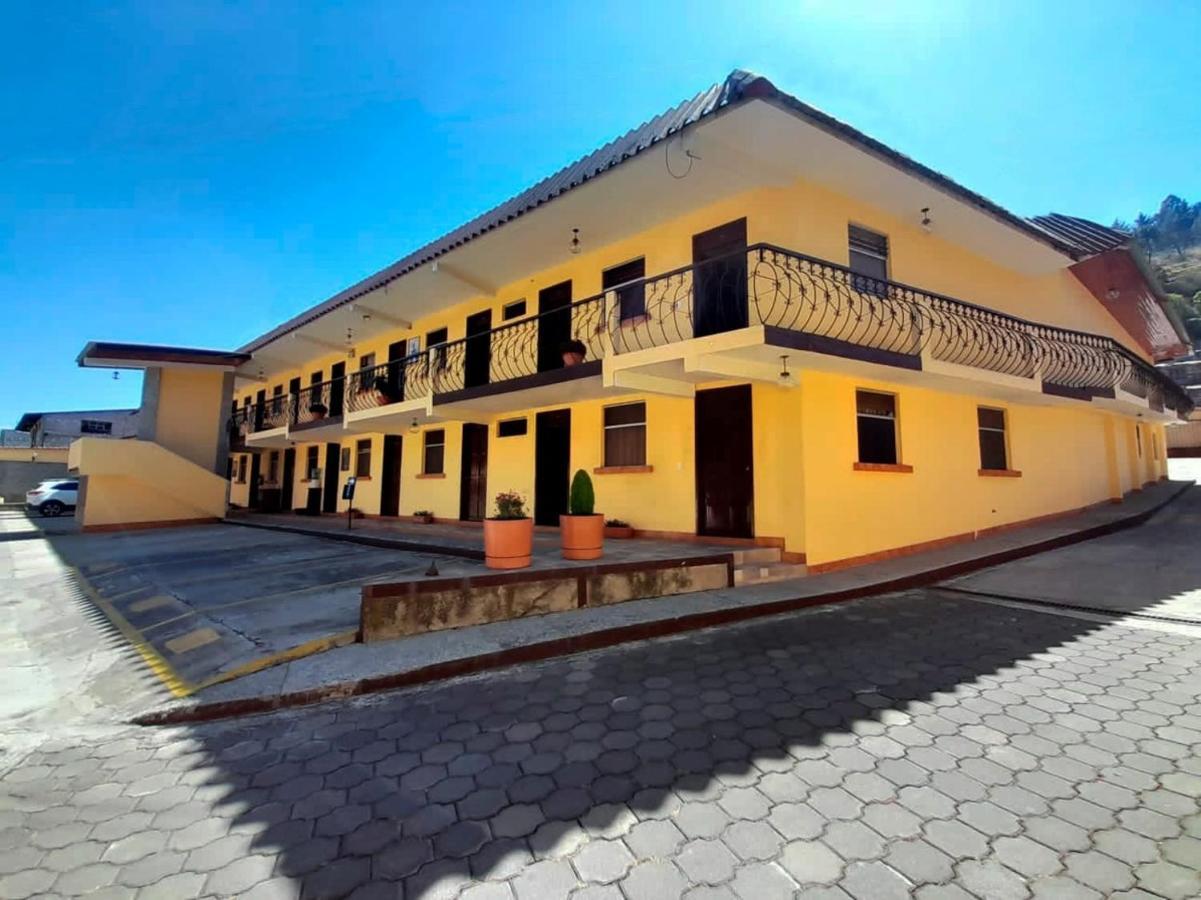 Hotel Y Restaurante Villa Esmeralda Реталулеу Екстер'єр фото