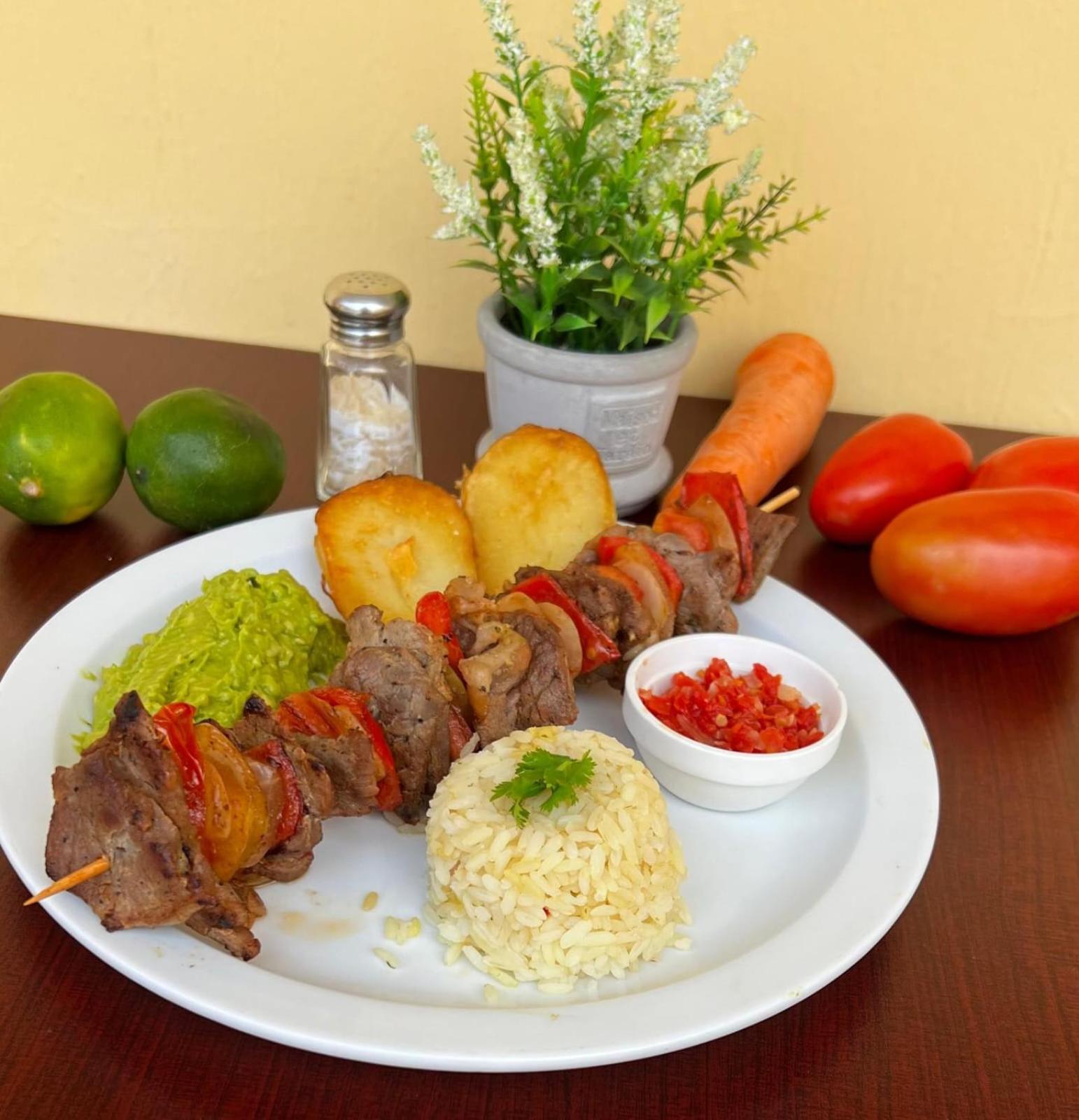Hotel Y Restaurante Villa Esmeralda Реталулеу Екстер'єр фото